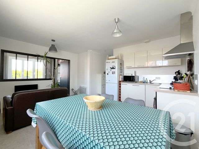 Appartement T3 à vendre - 3 pièces - 47,96 m2 - St Gilles Croix De Vie - 85 - PAYS-DE-LOIRE
